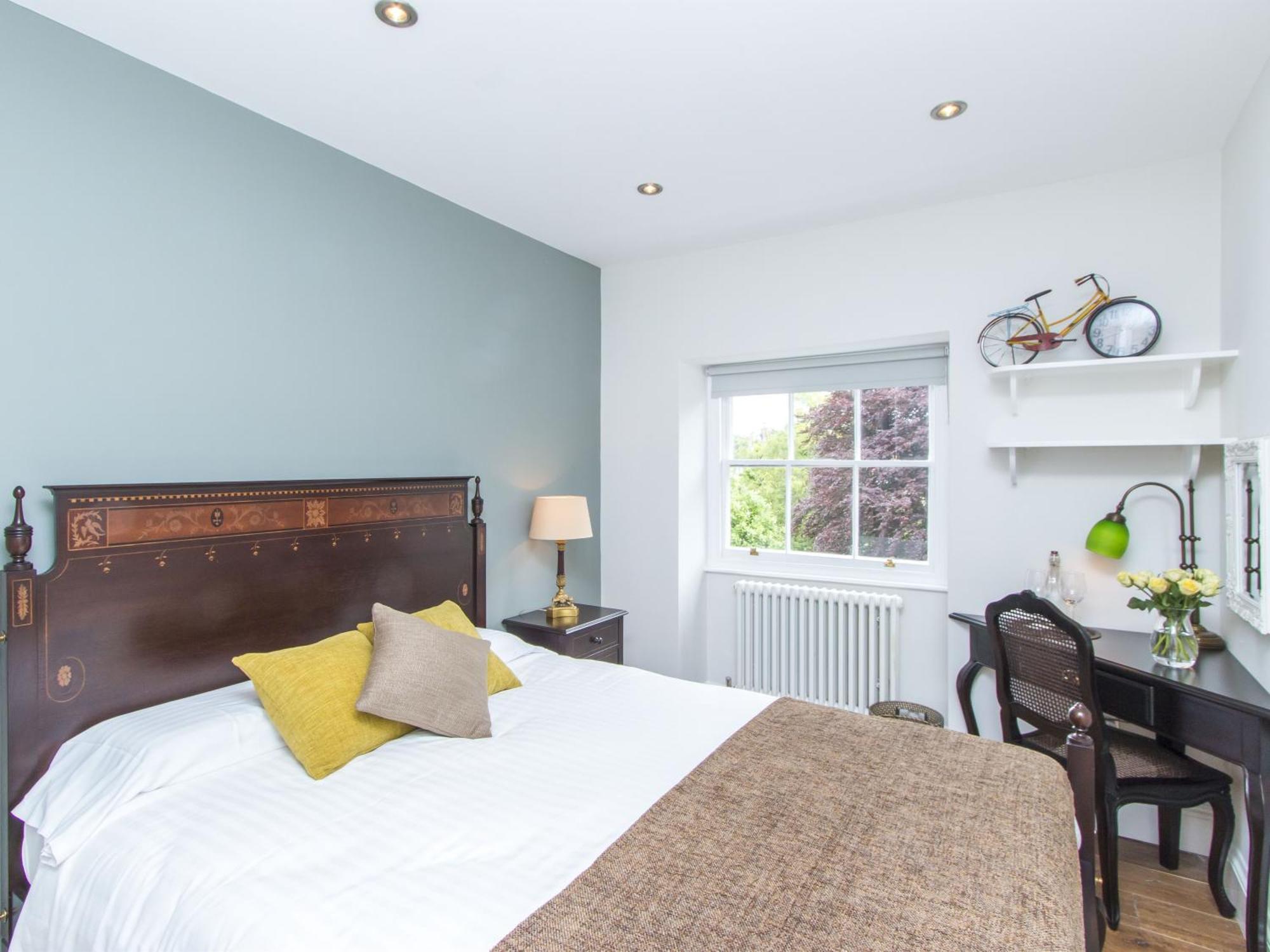 3 Berkeley Square Guesthouse Bristol Room photo